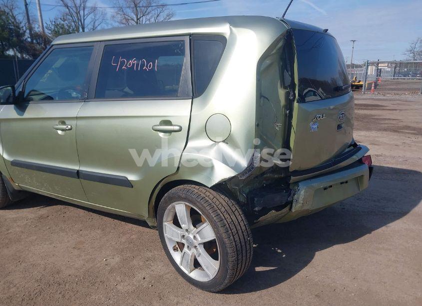 Photo 6 of 2011 Kia Soul ! (VIN KNDJT2A25B7235074)