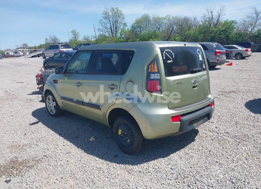 Photo 3 of 2011 Kia Soul + (VIN KNDJT2A25B7328192)