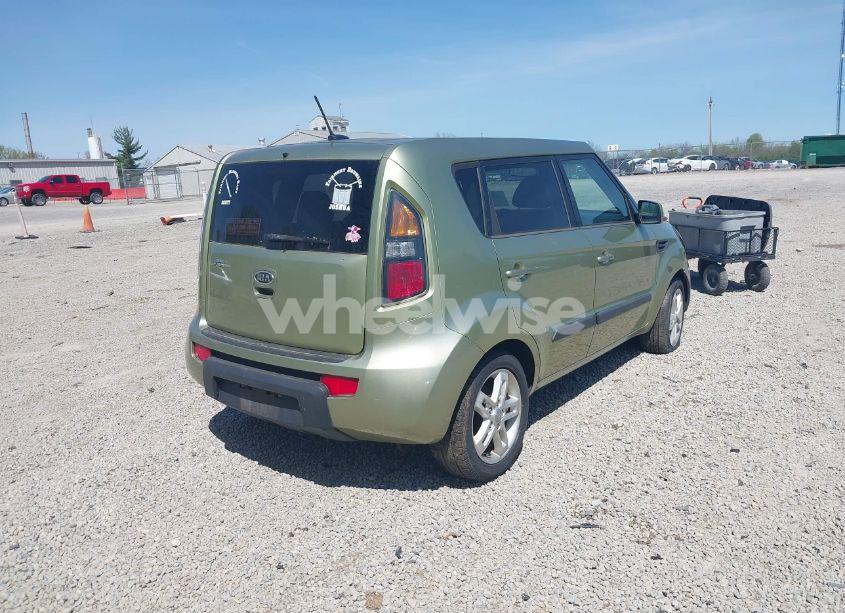 Photo 4 of 2011 Kia Soul + (VIN KNDJT2A25B7328192)