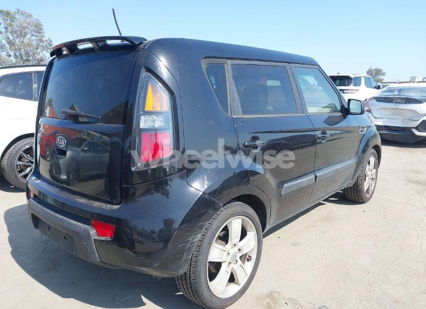 Photo 4 of 2011 Kia Soul ! (VIN KNDJT2A26B7223497)