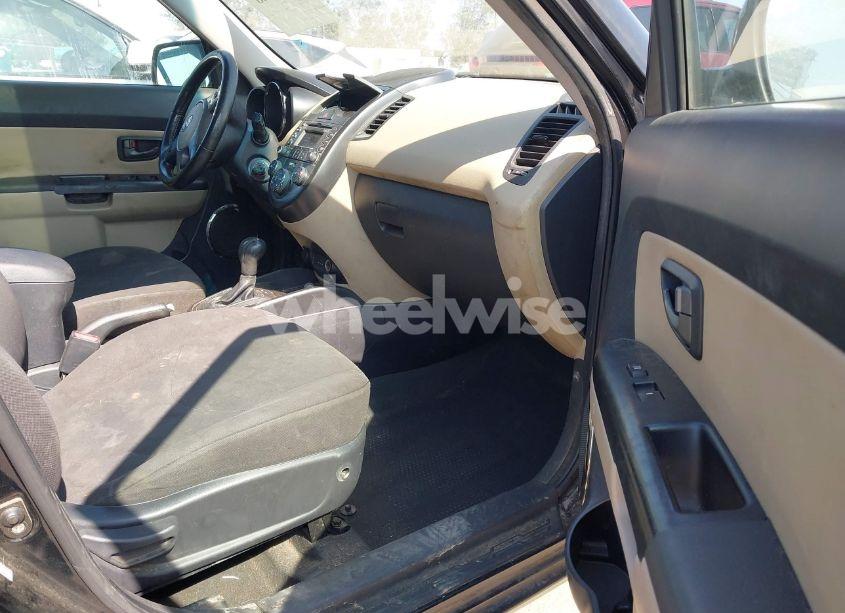 Photo 5 of 2011 Kia Soul ! (VIN KNDJT2A26B7223497)