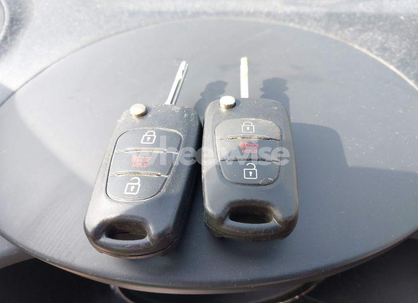 Photo 11 of 2011 Kia Soul + (VIN KNDJT2A26B7304807)