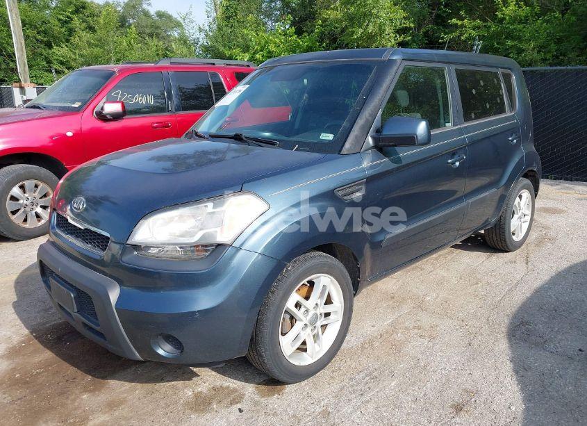 Photo 2 of 2011 Kia Soul + (VIN KNDJT2A26B7304807)