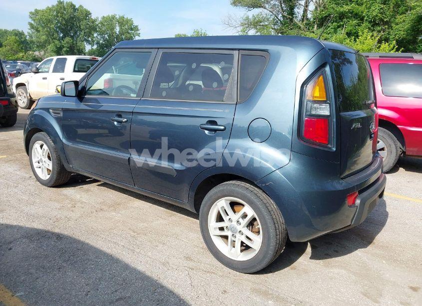 Photo 3 of 2011 Kia Soul + (VIN KNDJT2A26B7304807)