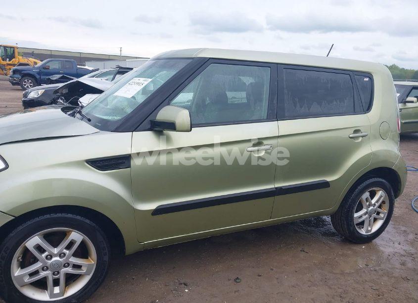 Photo 14 of 2011 Kia Soul + (VIN KNDJT2A26B7328217)