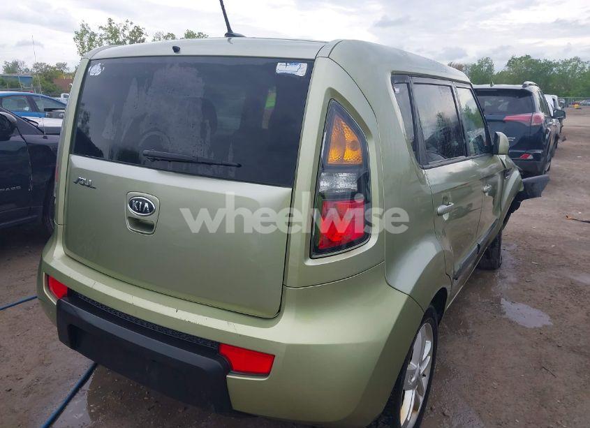 Photo 4 of 2011 Kia Soul + (VIN KNDJT2A26B7328217)
