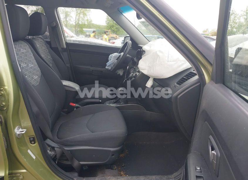 Photo 5 of 2011 Kia Soul + (VIN KNDJT2A26B7328217)