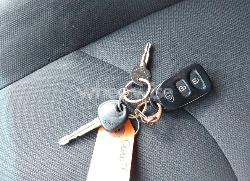 Photo 11 of 2010 Kia Soul + (VIN KNDJT2A27A7190895)