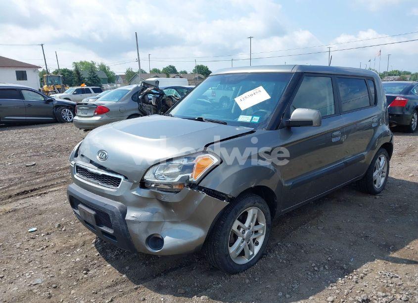 Photo 2 of 2010 Kia Soul + (VIN KNDJT2A27A7190895)