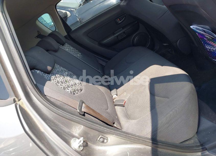 Photo 8 of 2010 Kia Soul + (VIN KNDJT2A27A7190895)