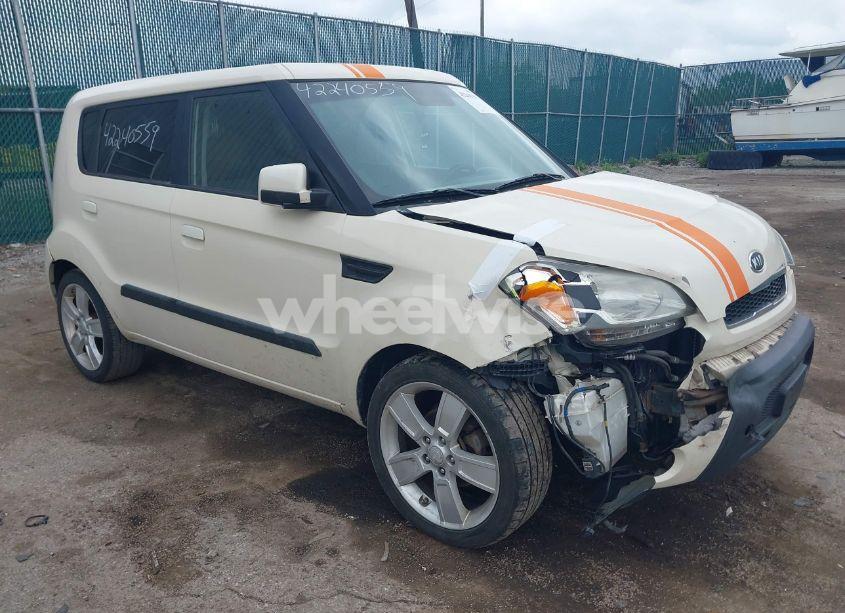 2010 Kia Soul ! (VIN KNDJT2A28A7046319) main photo