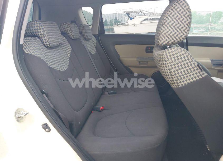 Photo 8 of 2010 Kia Soul ! (VIN KNDJT2A28A7046319)