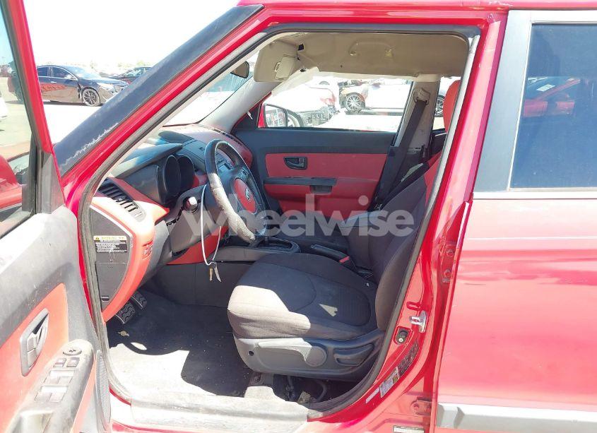 Photo 5 of 2010 Kia Soul SPORT (VIN KNDJT2A28A7094497)