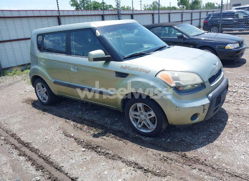 2010 Kia Soul + (VIN KNDJT2A28A7103005) main photo