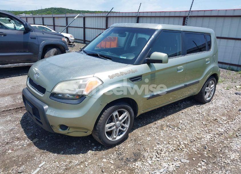 Photo 12 of 2010 Kia Soul + (VIN KNDJT2A28A7103005)