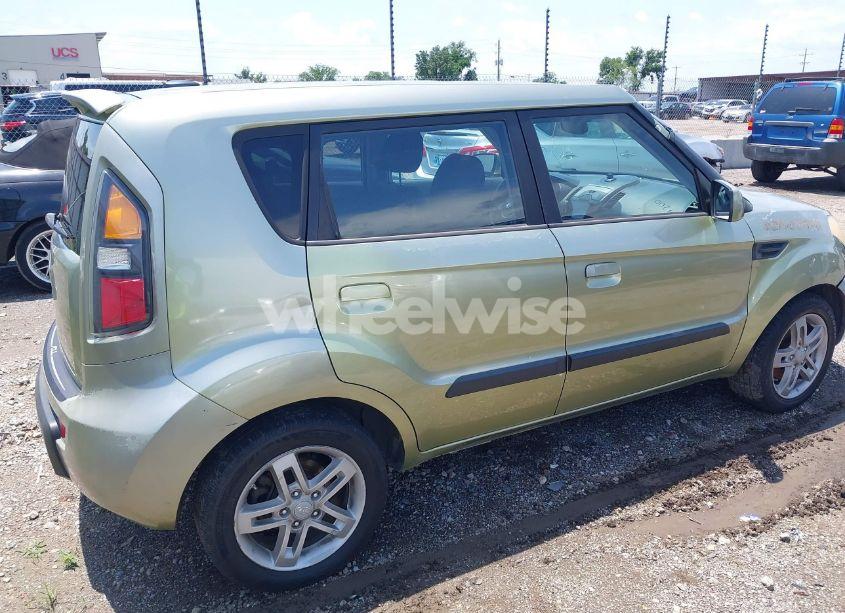 Photo 17 of 2010 Kia Soul + (VIN KNDJT2A28A7103005)