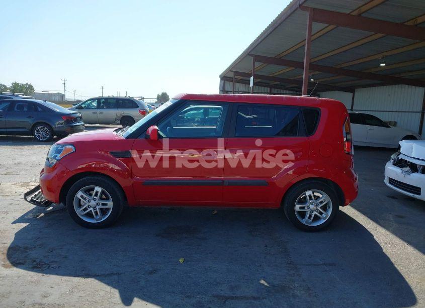 Photo 14 of 2010 Kia Soul + (VIN KNDJT2A28A7124971)
