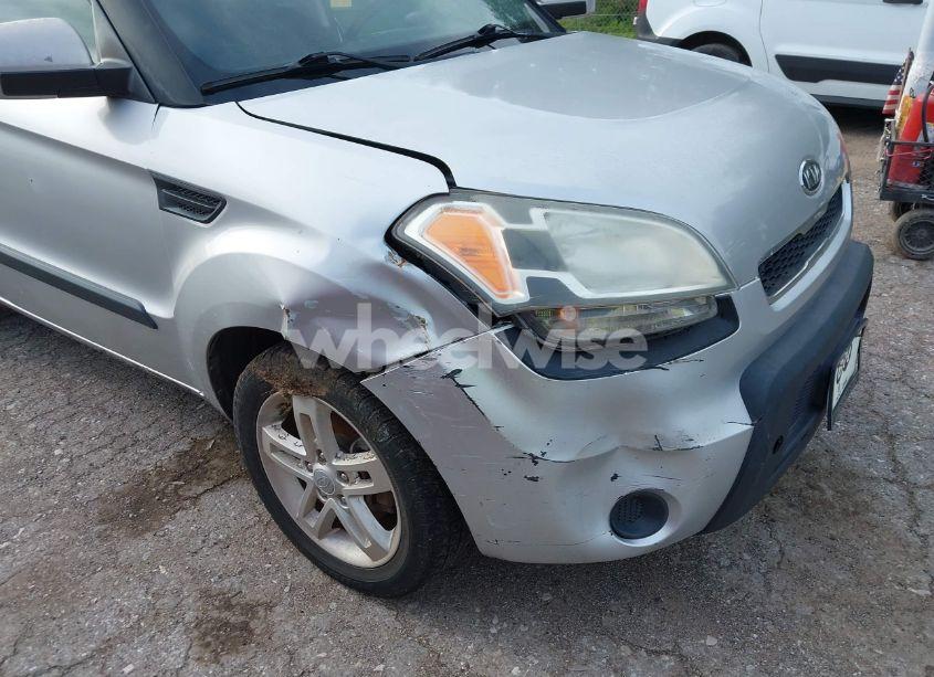 Photo 6 of 2010 Kia Soul + (VIN KNDJT2A28A7142788)