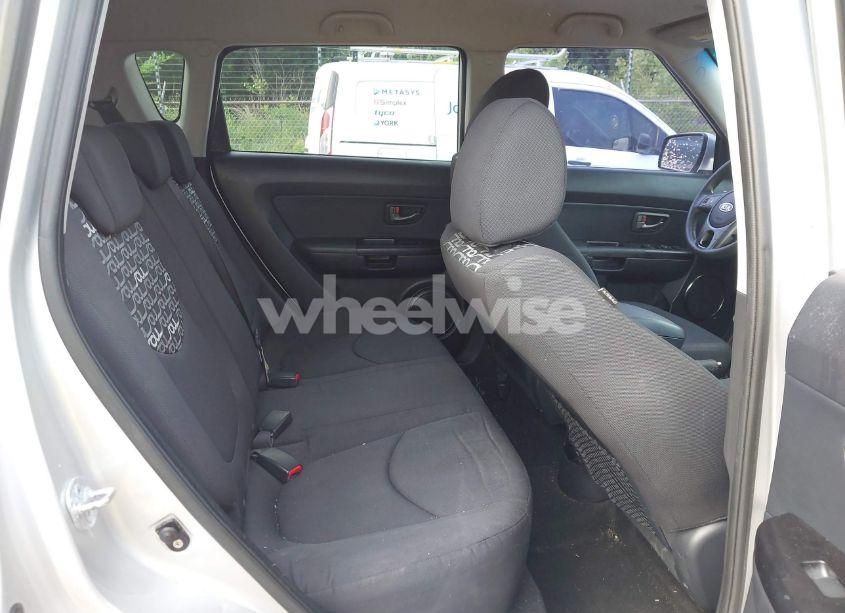 Photo 8 of 2010 Kia Soul + (VIN KNDJT2A28A7142788)