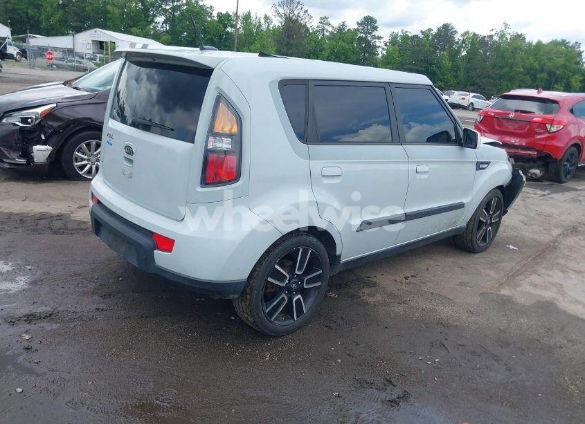 Photo 4 of 2010 Kia Soul + (VIN KNDJT2A28A7167674)