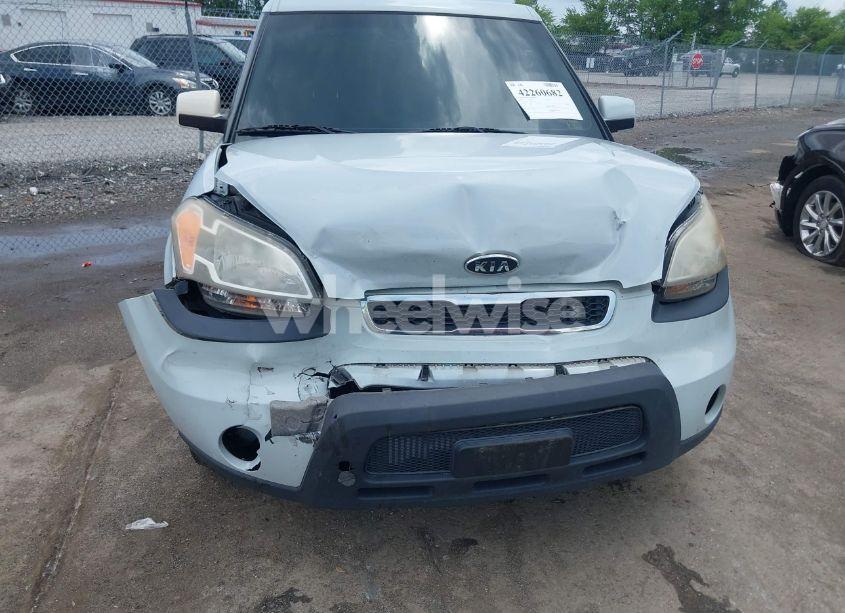 Photo 6 of 2010 Kia Soul + (VIN KNDJT2A28A7167674)
