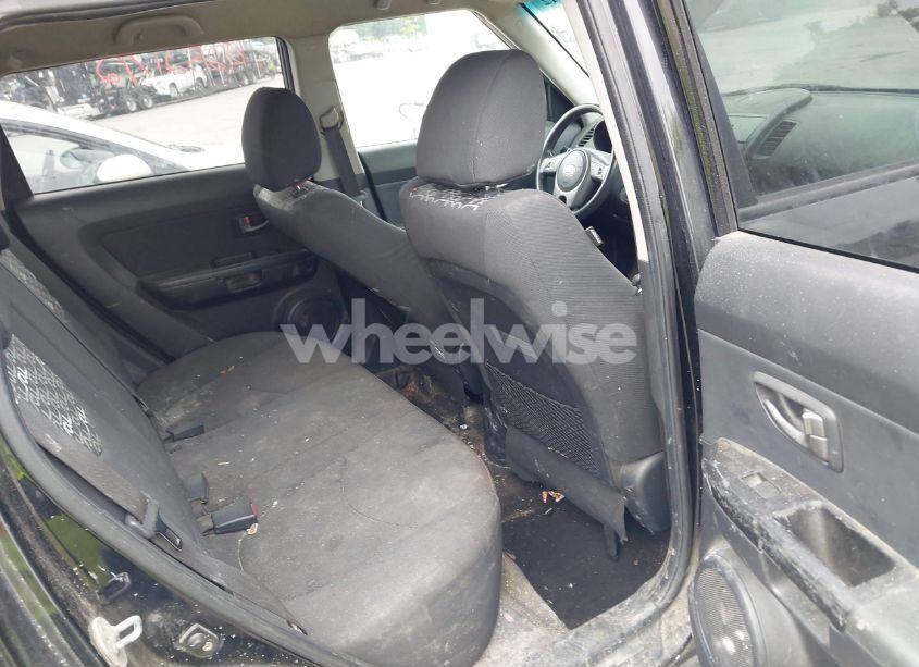 Photo 8 of 2010 Kia Soul + (VIN KNDJT2A28A7189254)