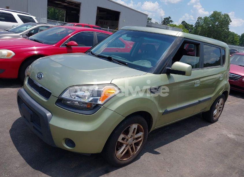 Photo 2 of 2010 Kia Soul + (VIN KNDJT2A28A7190484)