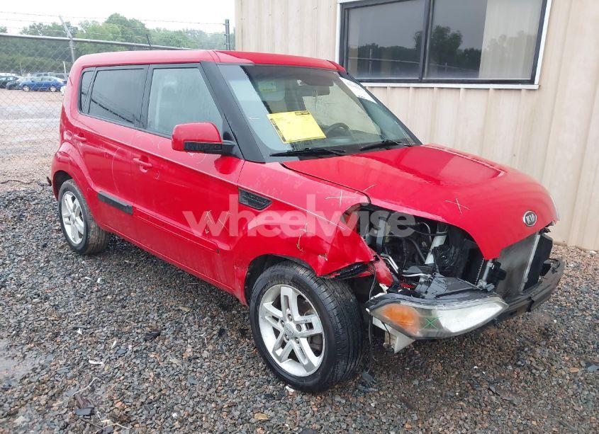 2011 Kia Soul + (VIN KNDJT2A28B7215711) main photo