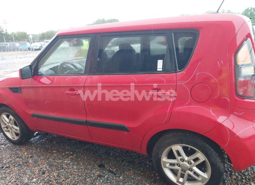 Photo 14 of 2011 Kia Soul + (VIN KNDJT2A28B7215711)