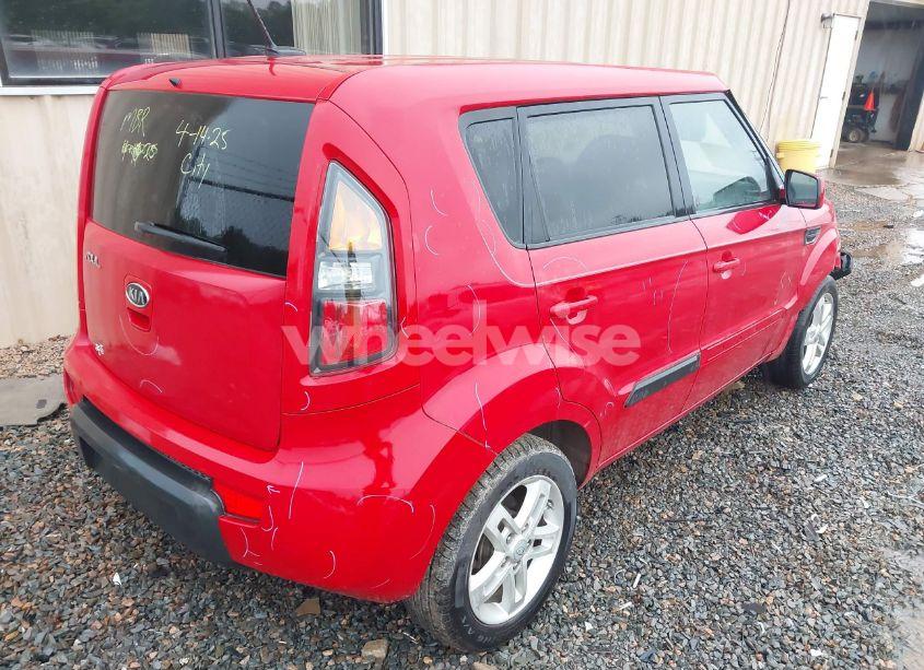 Photo 4 of 2011 Kia Soul + (VIN KNDJT2A28B7215711)