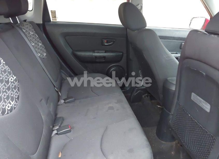 Photo 8 of 2011 Kia Soul + (VIN KNDJT2A28B7215711)