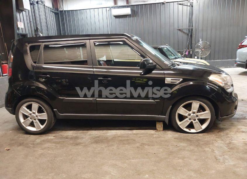 Photo 13 of 2011 Kia Soul SPORT (VIN KNDJT2A28B7232184)