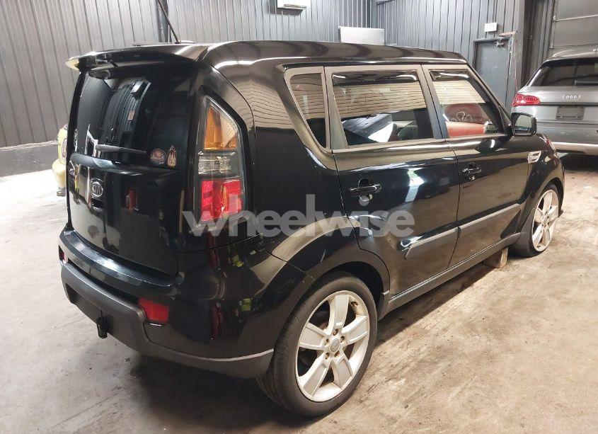 Photo 4 of 2011 Kia Soul SPORT (VIN KNDJT2A28B7232184)