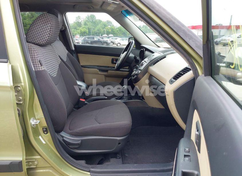 Photo 5 of 2011 Kia Soul ! (VIN KNDJT2A28B7239829)