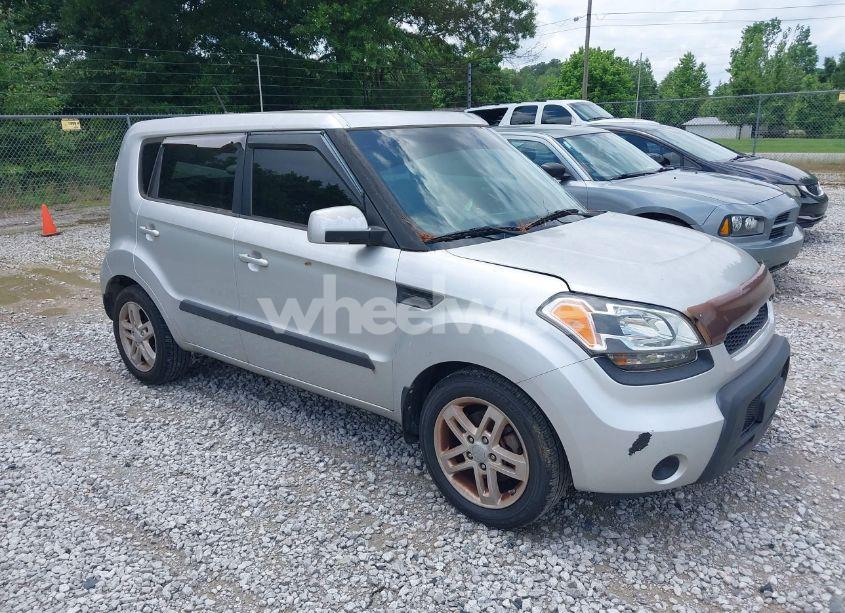 2011 Kia Soul + (VIN KNDJT2A28B7315761) main photo