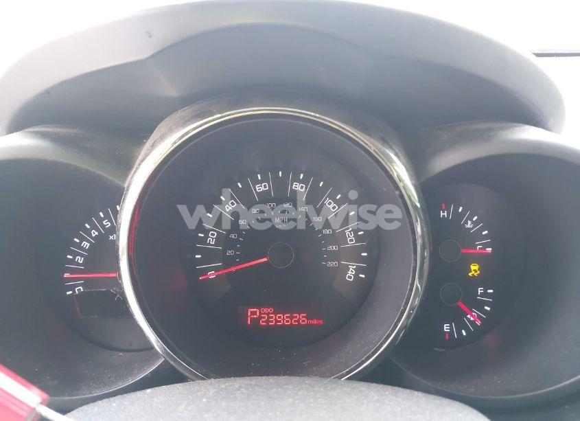 Photo 7 of 2011 Kia Soul + (VIN KNDJT2A28B7315761)