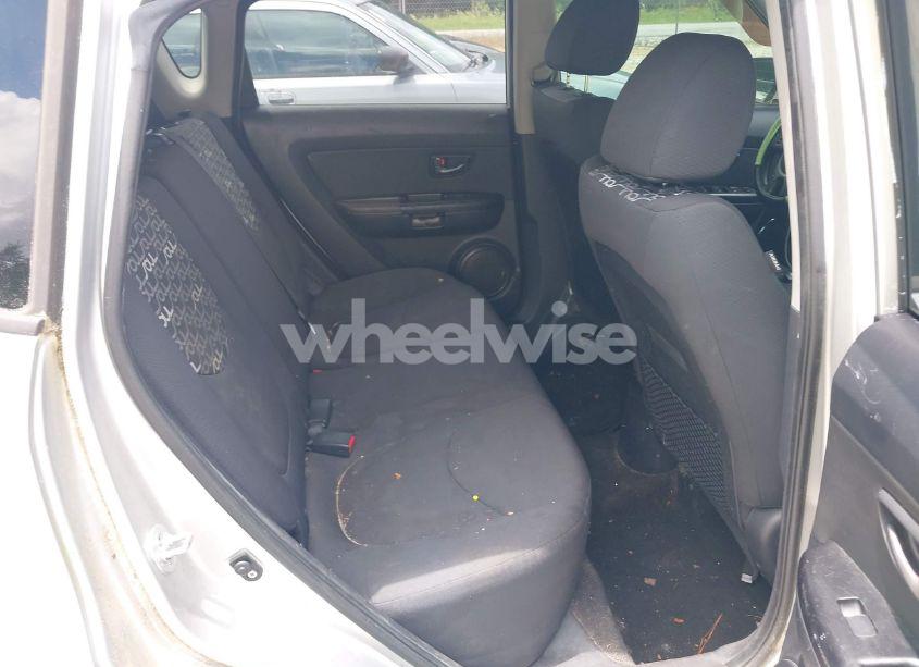 Photo 8 of 2011 Kia Soul + (VIN KNDJT2A28B7315761)