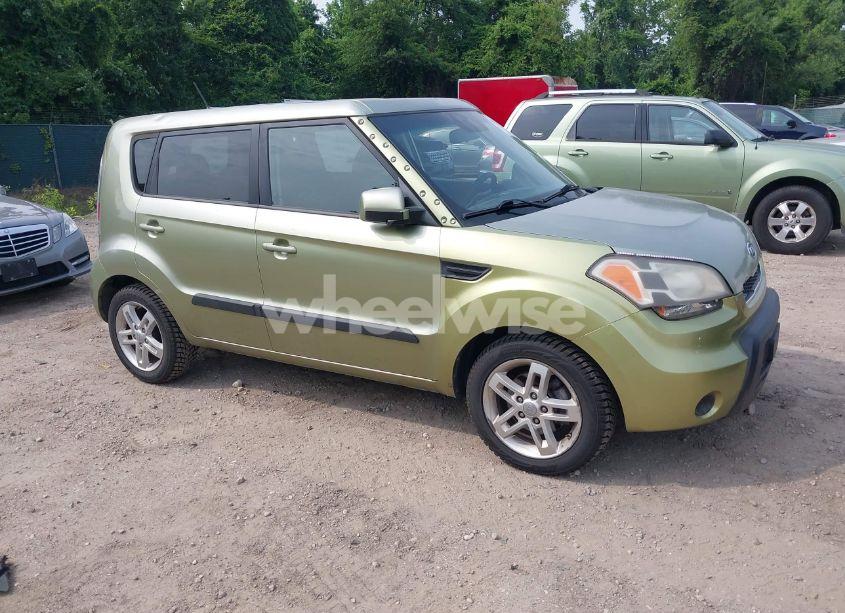 2011 Kia Soul + (VIN KNDJT2A28B7340725) main photo