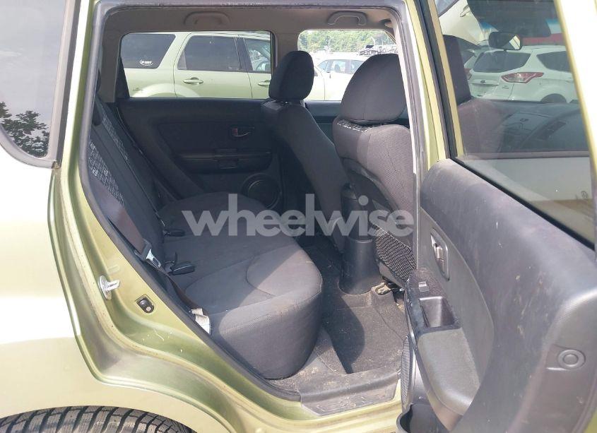 Photo 8 of 2011 Kia Soul + (VIN KNDJT2A28B7340725)