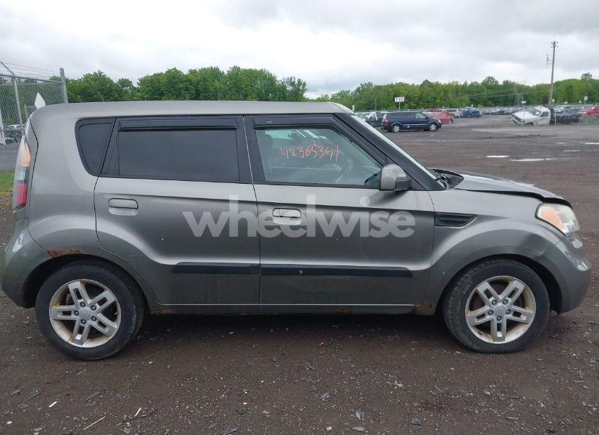 Photo 13 of 2010 Kia Soul + (VIN KNDJT2A29A7035846)