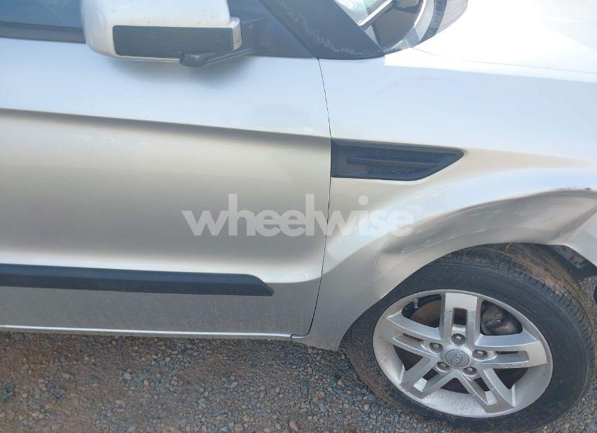 Photo 12 of 2010 Kia Soul + (VIN KNDJT2A29A7107810)