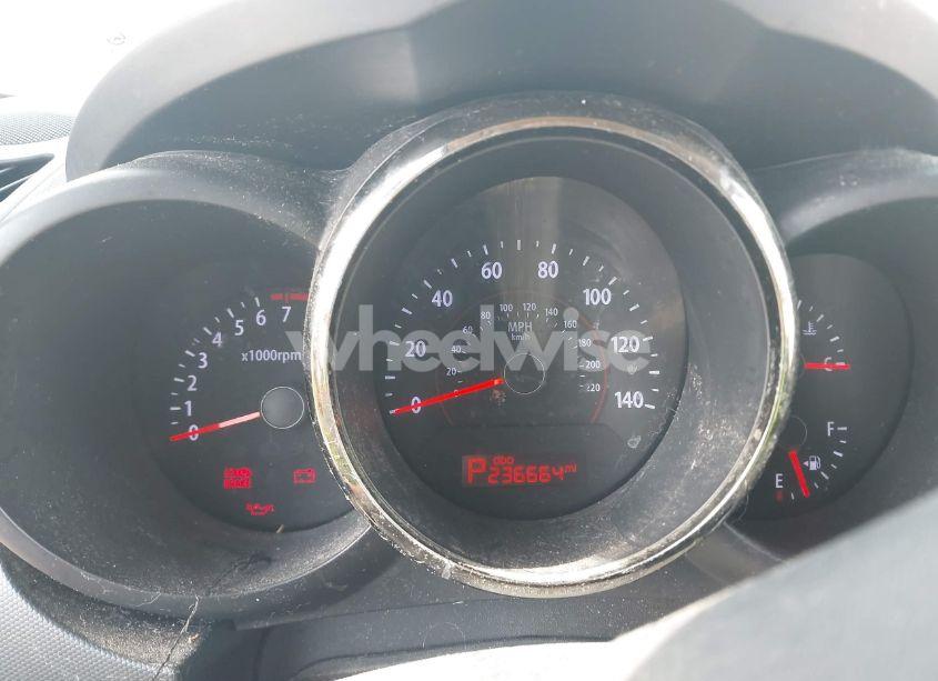 Photo 7 of 2010 Kia Soul + (VIN KNDJT2A29A7107810)