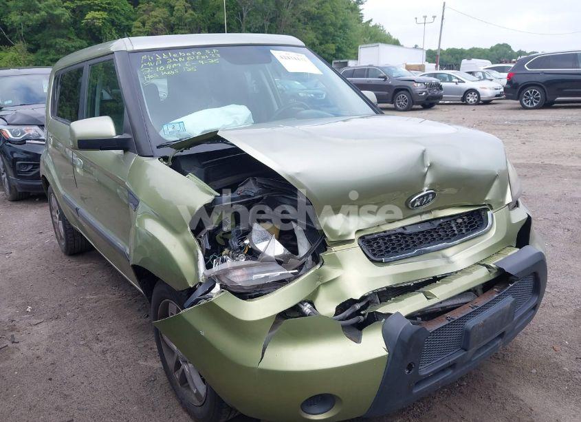 2010 Kia Soul + (VIN KNDJT2A29A7136501) main photo