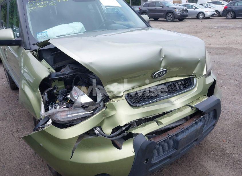 Photo 6 of 2010 Kia Soul + (VIN KNDJT2A29A7136501)