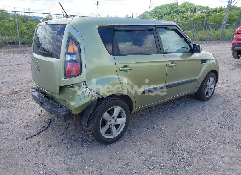 Photo 4 of 2011 Kia Soul + (VIN KNDJT2A29B7196280)