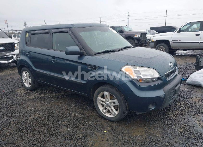 2011 Kia Soul + (VIN KNDJT2A29B7272046) main photo