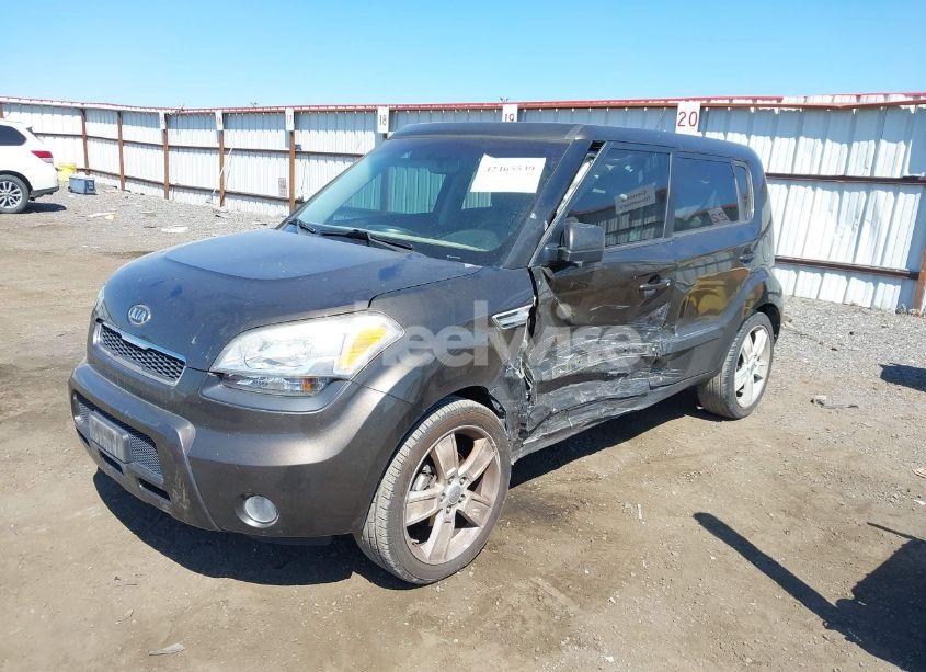 Photo 2 of 2011 Kia Soul ! (VIN KNDJT2A29B7280549)