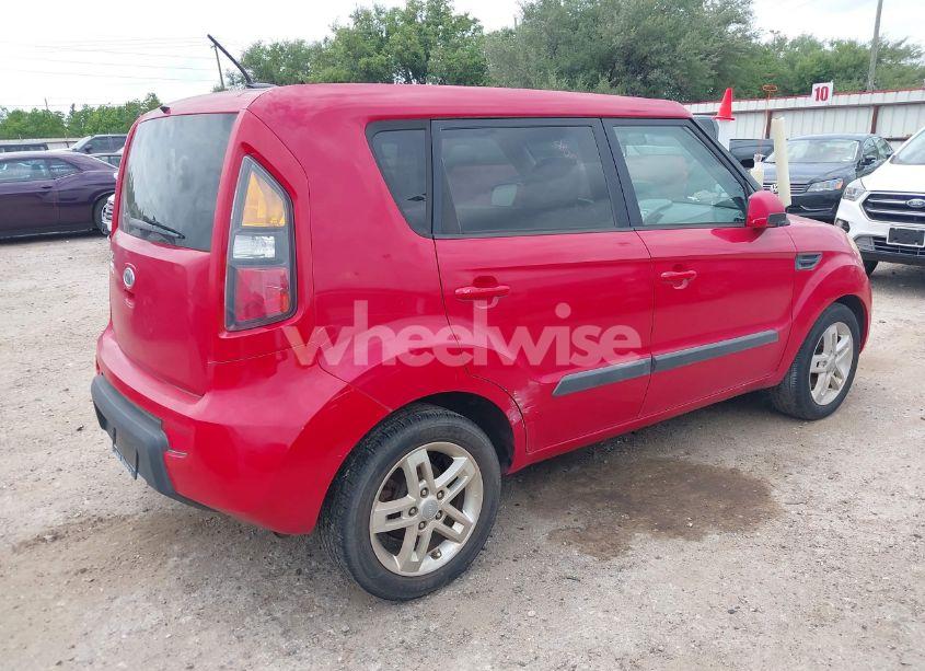 Photo 4 of 2011 Kia Soul + (VIN KNDJT2A29B7300721)