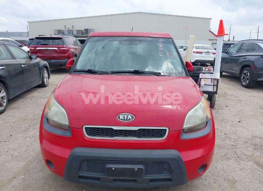 Photo 6 of 2011 Kia Soul + (VIN KNDJT2A29B7300721)