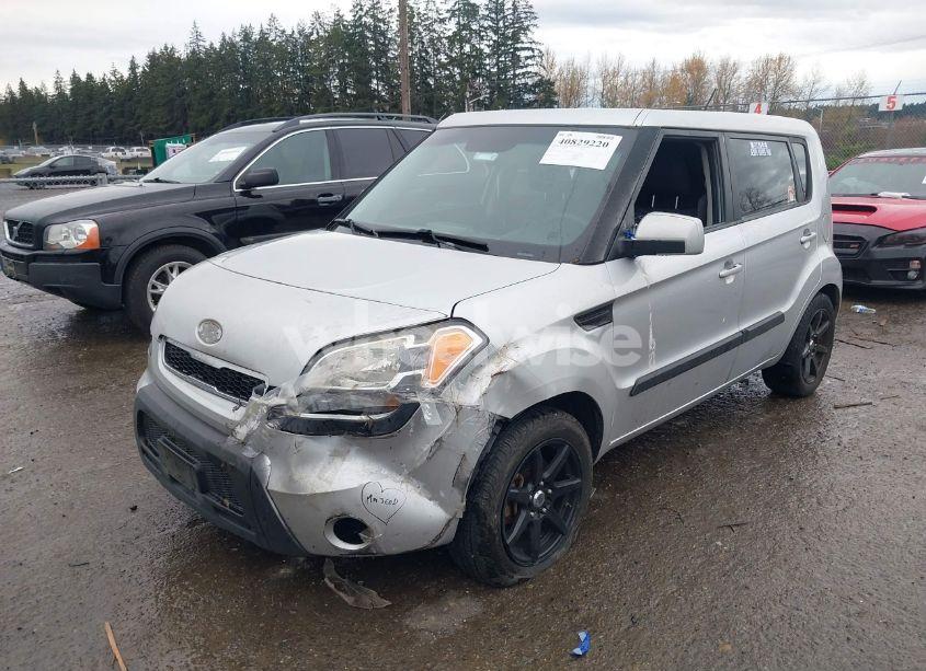 Photo 2 of 2011 Kia Soul + (VIN KNDJT2A29B7704621)